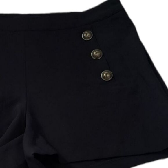 𝅺Torrid Double Button Shorts - Picture 5 of 7